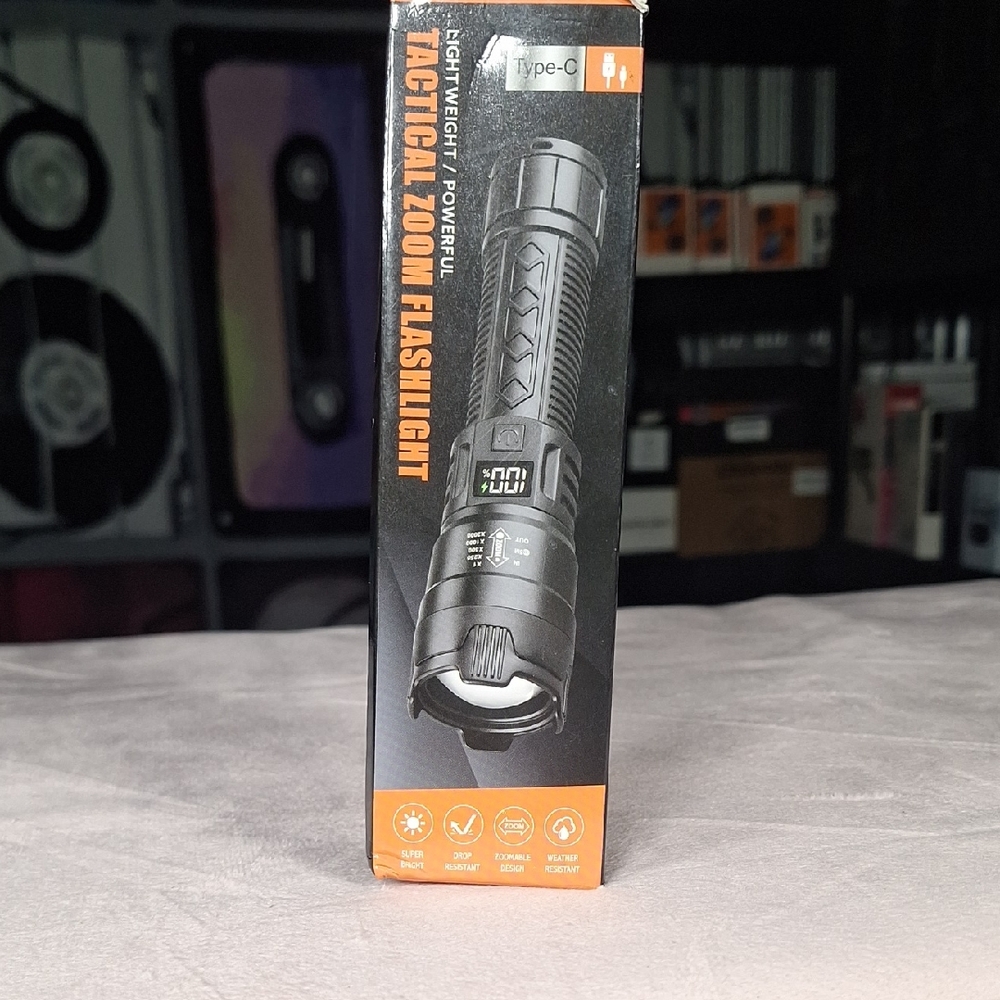 Tactical Zoom Flashlight with Digital Display